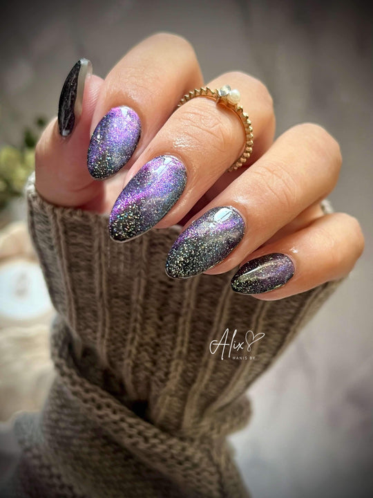 Wizard Nebula-Flashing Disco Cat Eye Gel Polish