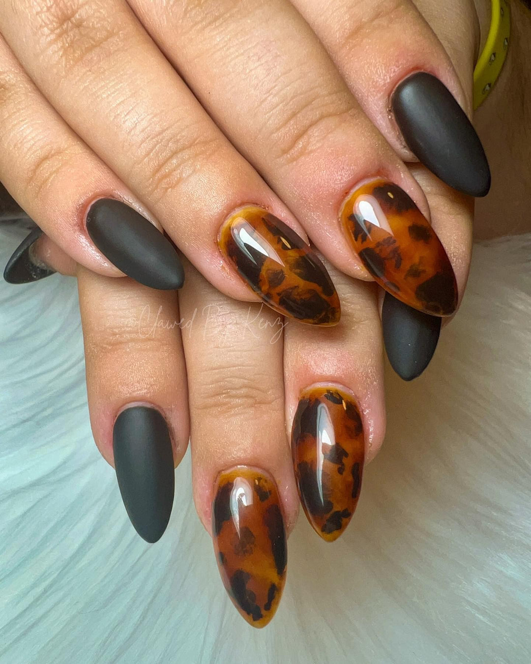 Phinx (black)-Solid gel polish