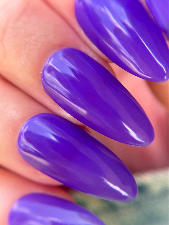 Ursula- Glow Gel Polish