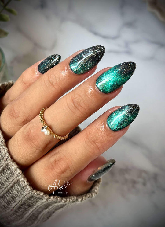 Wizard Nebula-Flashing Disco Cat Eye Gel Polish