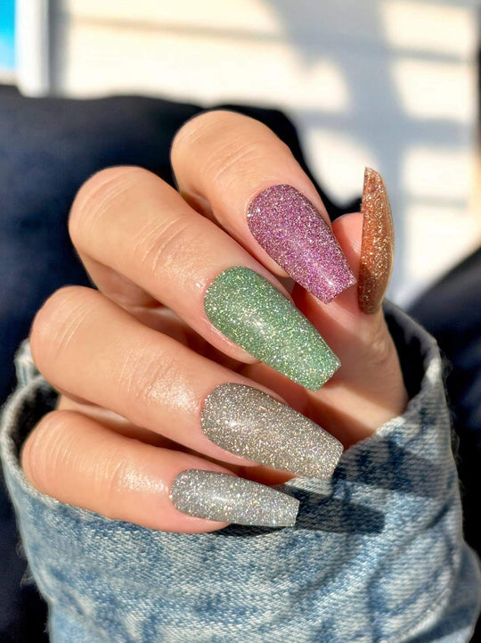 kei bringing is a Reflective glitter gel polish